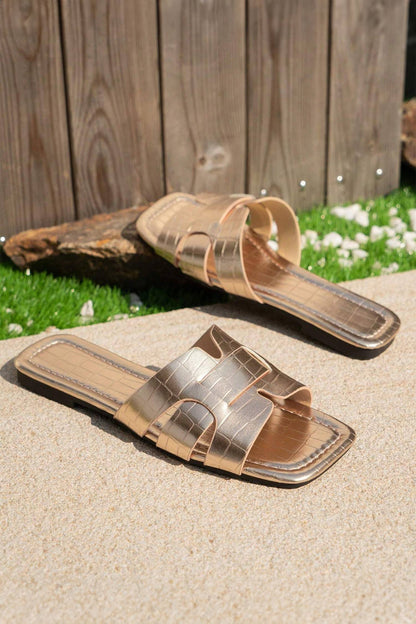 Summer 2026 Crocodile Pattern Roman Style Flat Slippers