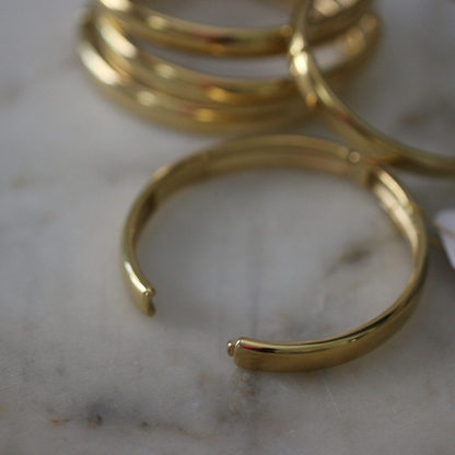 18K Gold Water Resistant Hinged Bangle